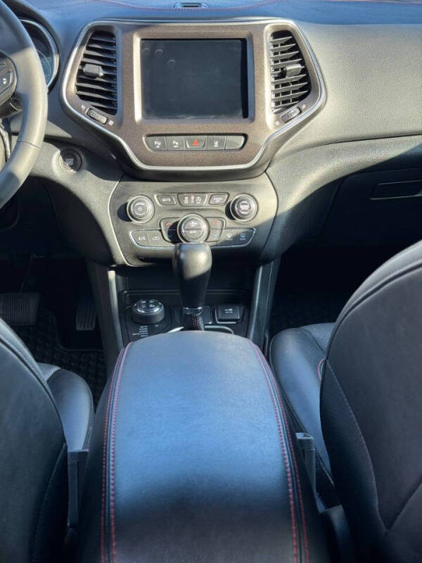 2022 Jeep Cherokee Trailhawk