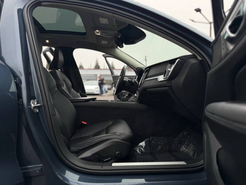 2020 Volvo V60 Cross Country T5