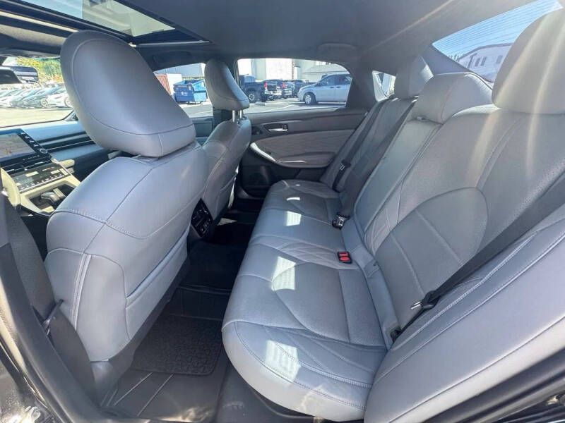 2022 Toyota Avalon Hybrid Limited