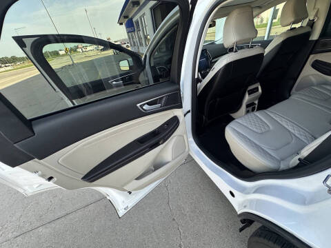 2023 Ford Edge Titanium
