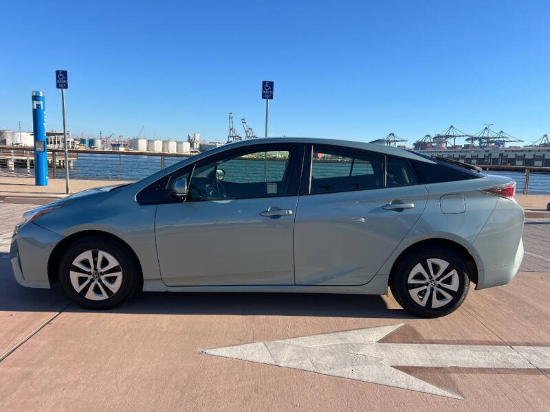 2017 Toyota Prius Three