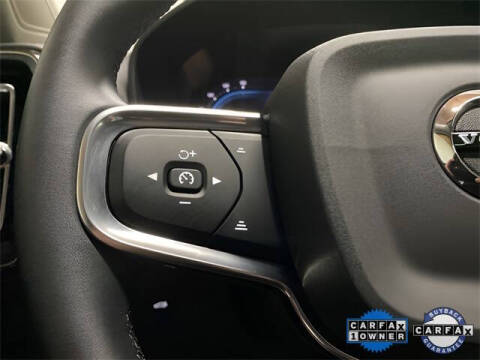 2025 Volvo XC40 B5 Plus Bright Theme