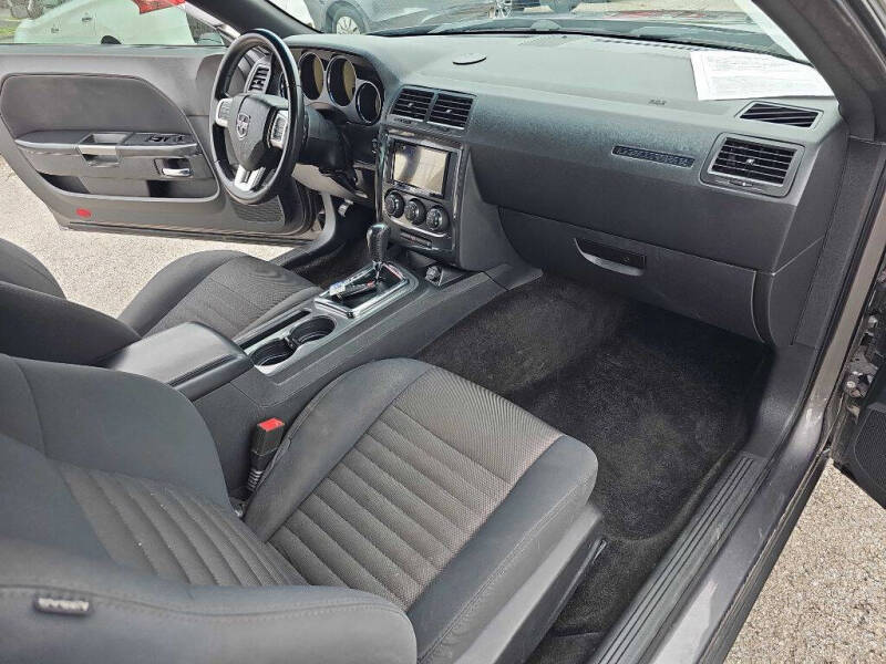 2014 Dodge Challenger SXT