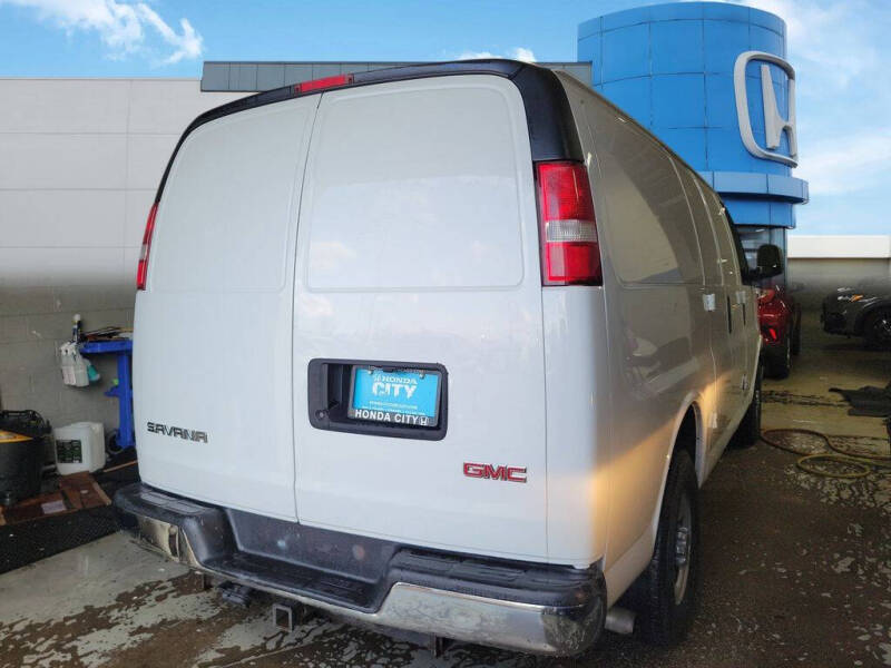 2017 GMC Savana 2500