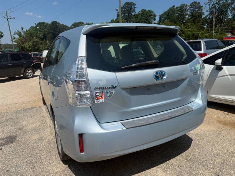 2012 Toyota Prius v Two