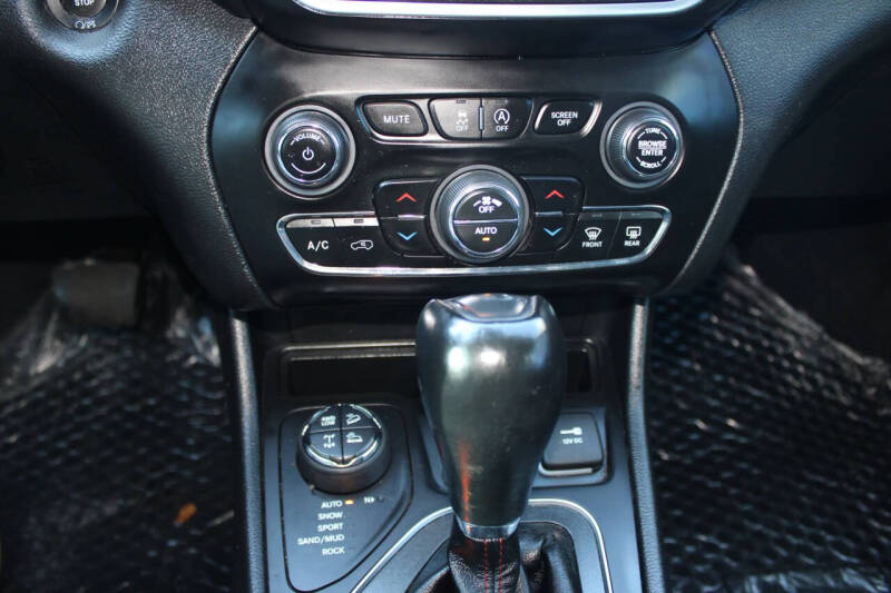 2022 Jeep Cherokee Trailhawk