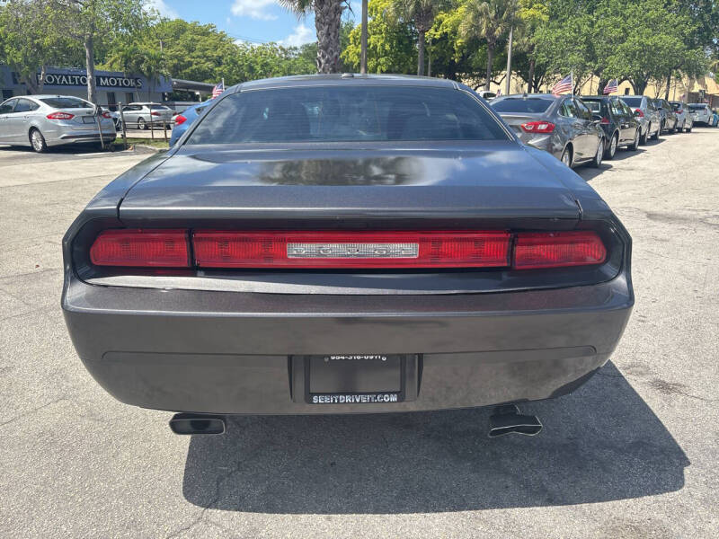 2014 Dodge Challenger SXT