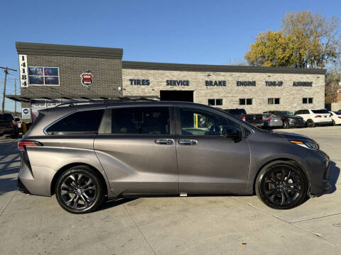 2022 Toyota Sienna XSE 7-Passenger