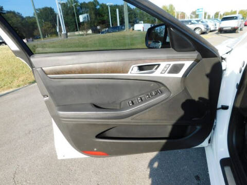 2016 Hyundai Genesis