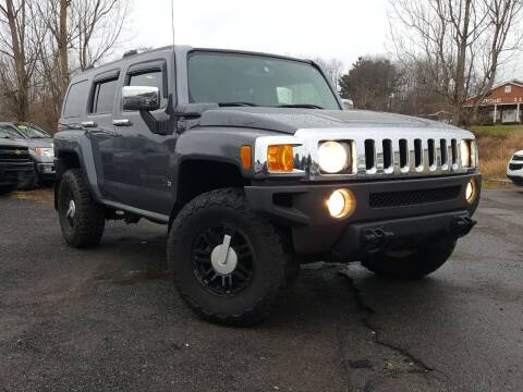 2009 HUMMER H3 for sale at GLOVECARS.COM LLC in Johnstown NY