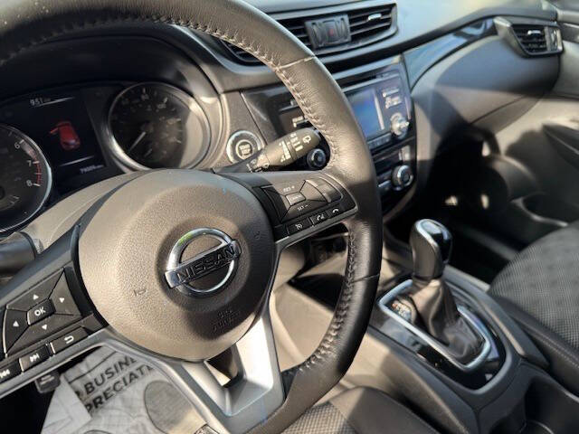 2017 Nissan Rogue Sport SV