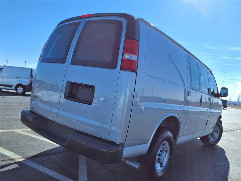 2025 Chevrolet Express 2500