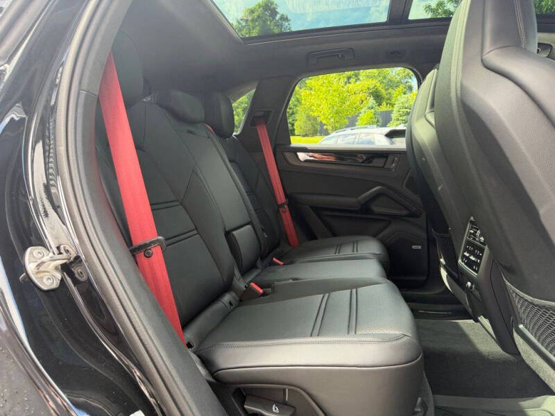2025 Porsche Cayenne GTS