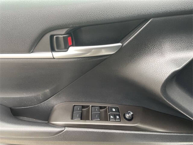 2023 Toyota Camry Hybrid SE Nightshade