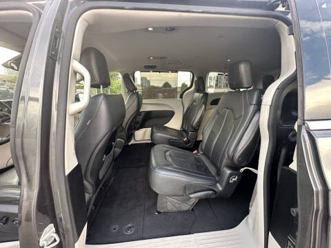 2018 Chrysler Pacifica Touring L