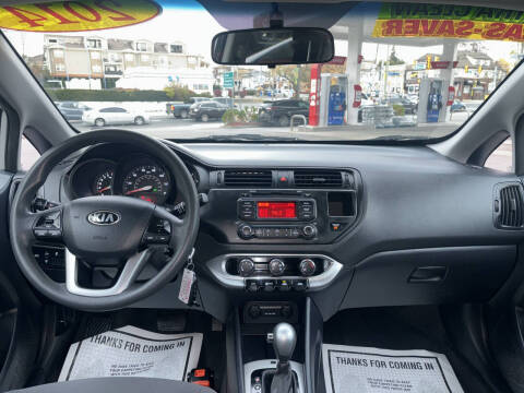 2014 Kia Rio 5-Door LX