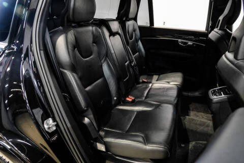 2017 Volvo XC90 T6 Momentum