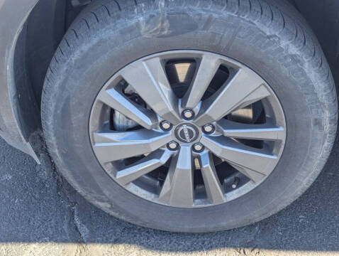 2023 Nissan Pathfinder SV