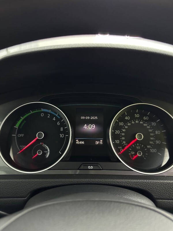 2016 Volkswagen e-Golf SE