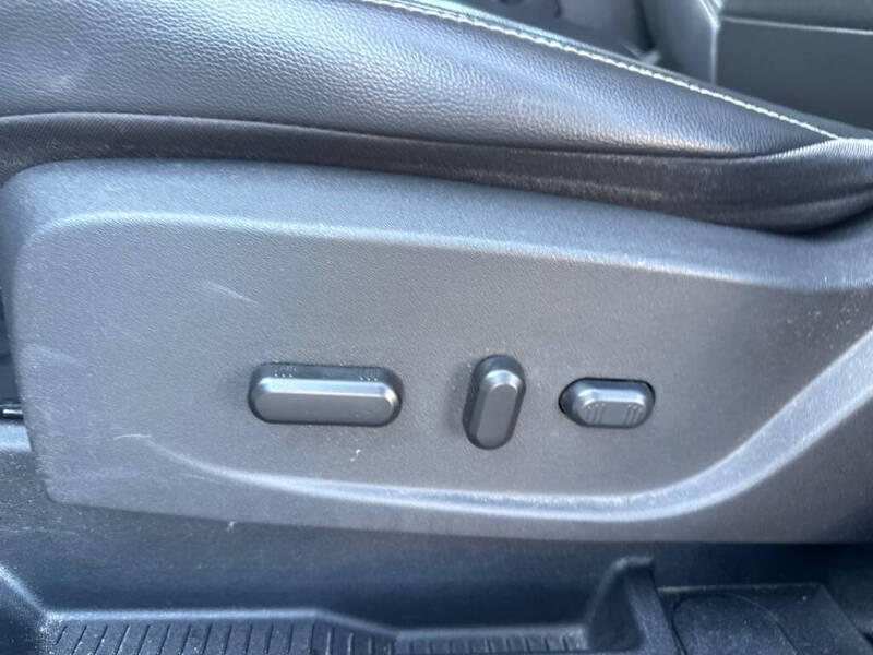 2017 Ford C-MAX Energi Titanium