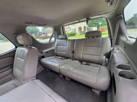 2004 Toyota Sequoia SR5