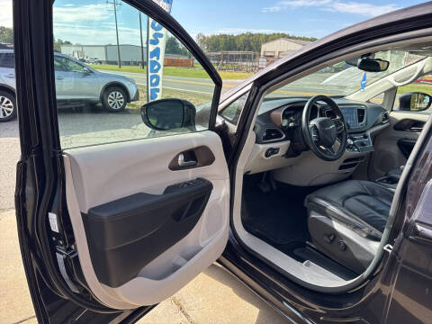 2017 Chrysler Pacifica Touring-L