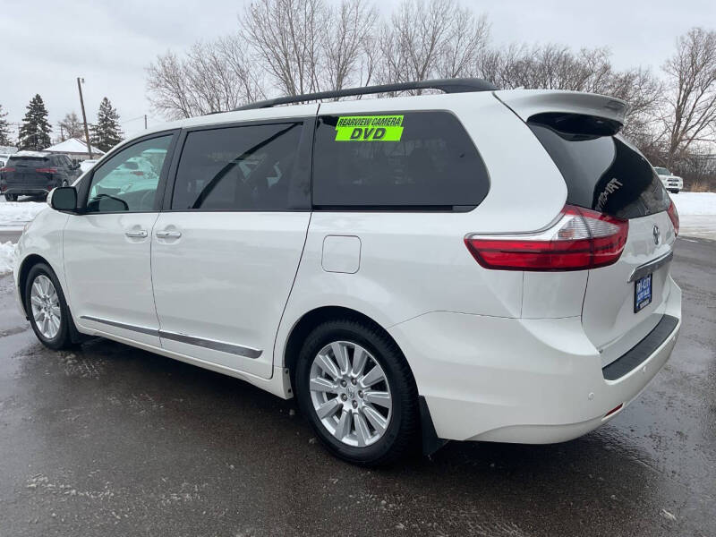 2017 Toyota Sienna Limited Premium 7-Passenger