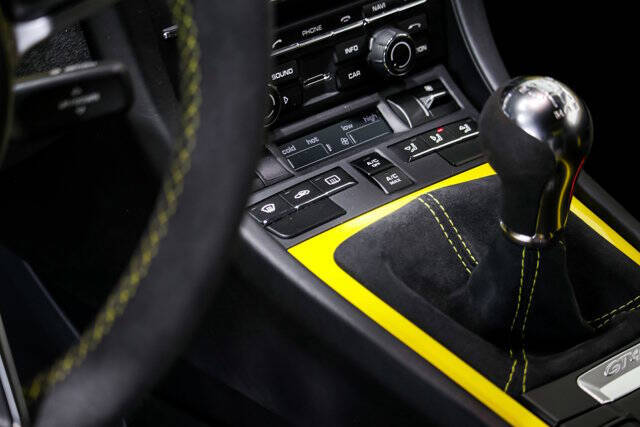 2016 Porsche Cayman GT4