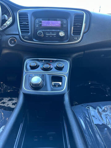 2015 Chrysler 200 LX