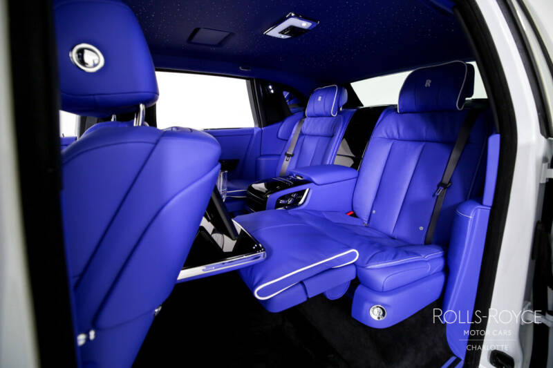 2024 Rolls-Royce Phantom EWB