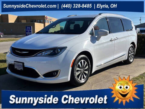 2020 Chrysler Pacifica for sale at Sunnyside Chevrolet in Elyria OH