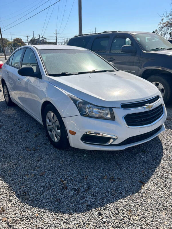 2015 Chevrolet Cruze LS photo 3