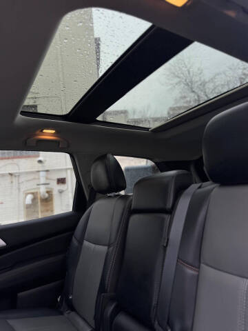 2020 Nissan Pathfinder SL