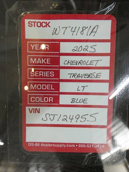 2025 Chevrolet Traverse LT