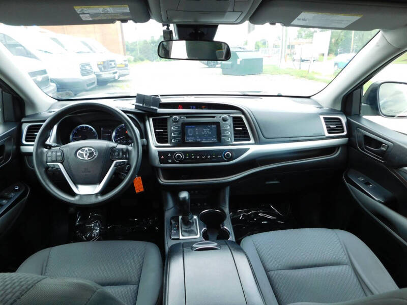 2017 Toyota Highlander LE