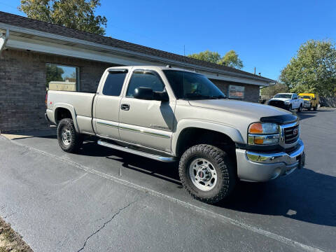 2004 GMC Sierra 2500HD for sale at CarSmart Auto Group in Orleans IN