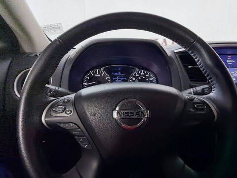 2020 Nissan Pathfinder SV