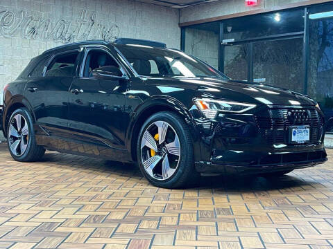 2022 Audi e-tron quattro Premium Plus