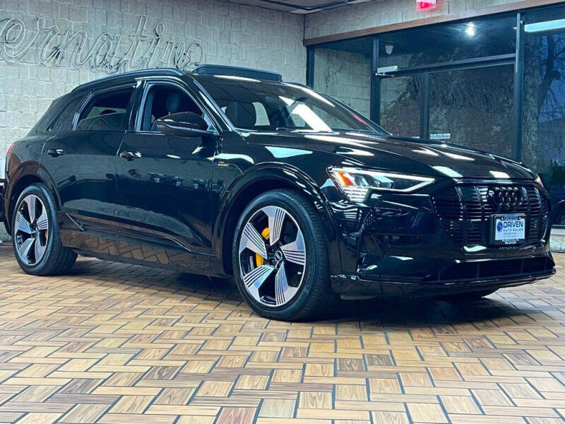 2022 Audi e-tron quattro Premium Plus