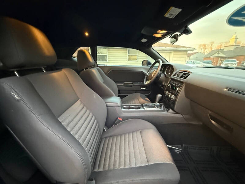 2014 Dodge Challenger SXT