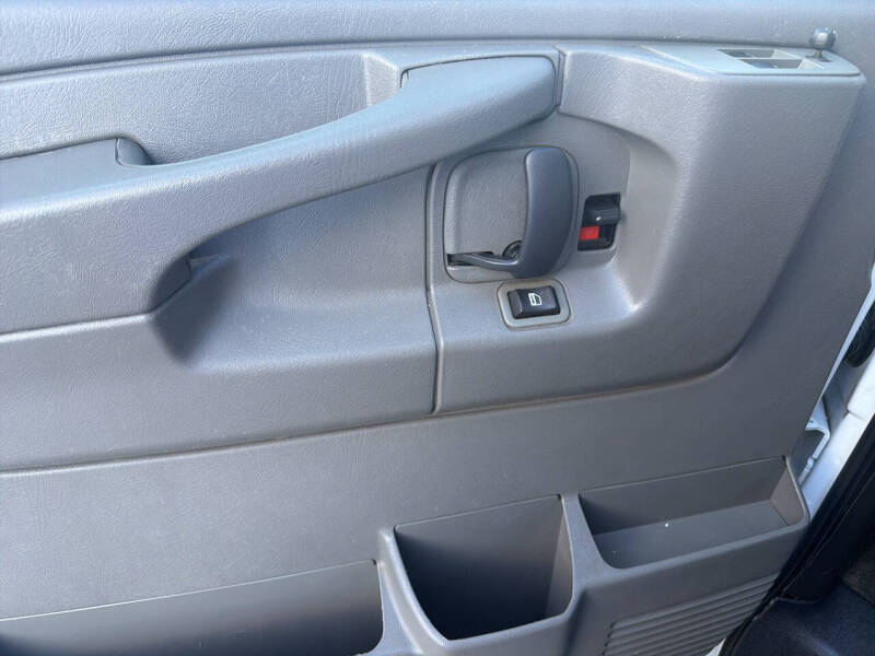 2009 Chevrolet Express LT 1500