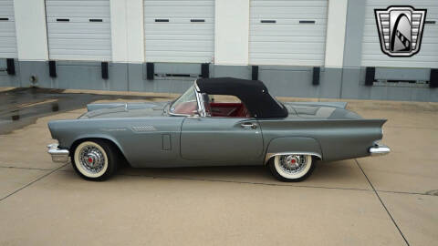 1957 Ford Thunderbird