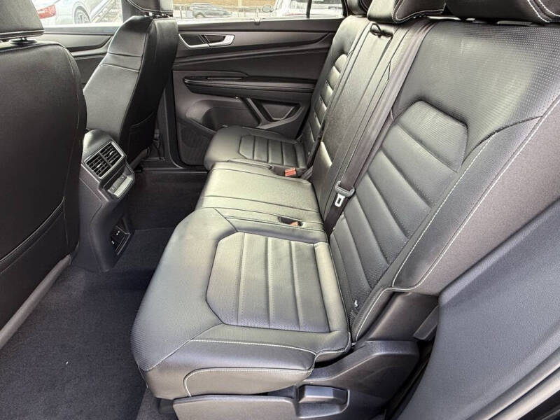 2026 Volkswagen Atlas Cross Sport SEL R-Line Black 4Motion