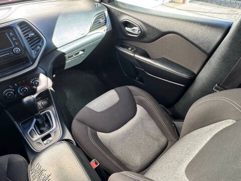 2016 Jeep Cherokee Sport Altitude