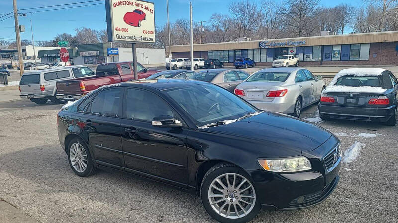 2009 Volvo S40 for sale at GLADSTONE AUTO SALES    GUARANTEED CREDIT APPROVAL in Gladstone MO