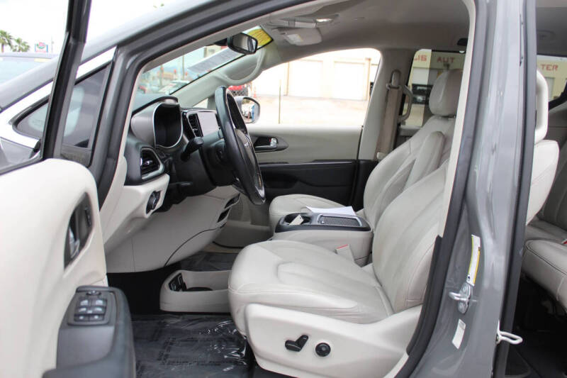 2021 Chrysler Pacifica Touring L