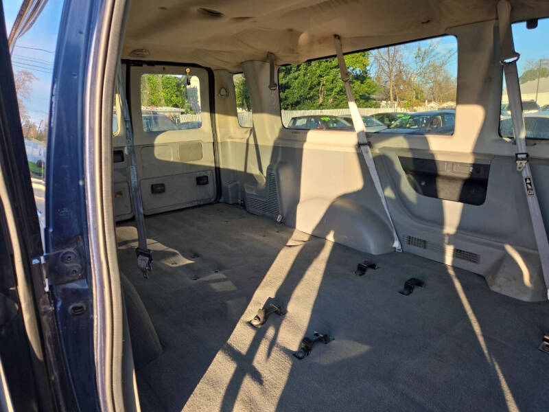 2003 Ford E-Series E-350 SD XLT