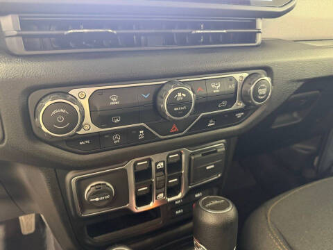 2024 Jeep Gladiator NightHawk