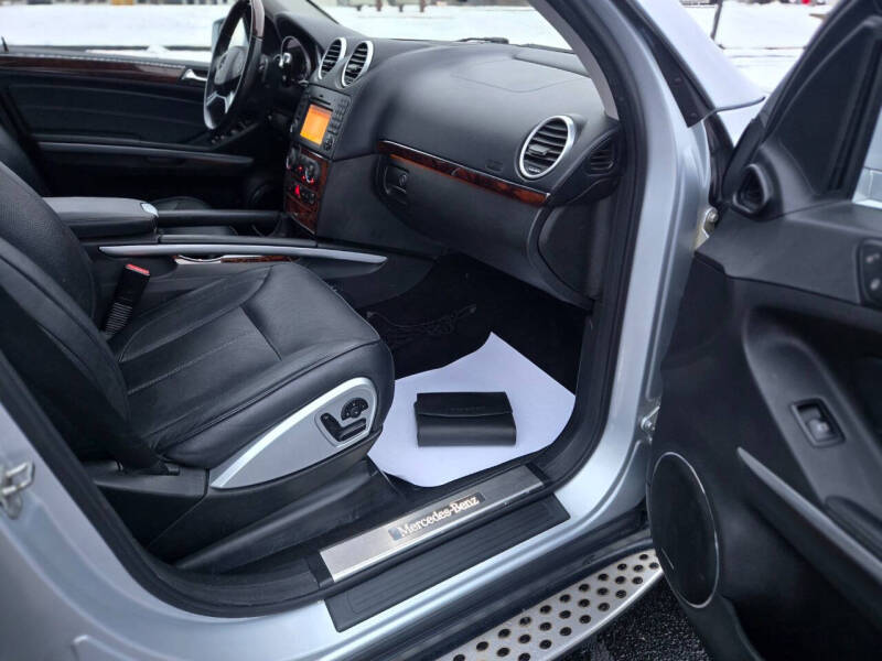 2011 Mercedes-Benz GL-Class GL 550 4MATIC