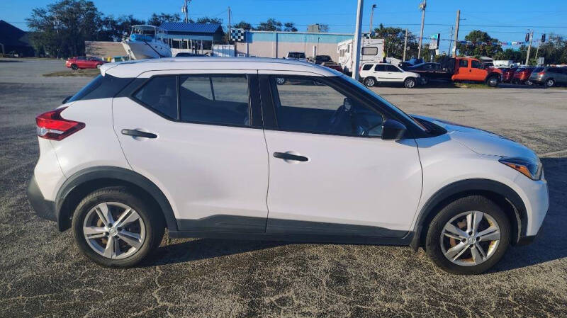 2019 Nissan Kicks S